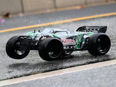 الغوص العميق في بناء RH818 من أجزاء لأعلى