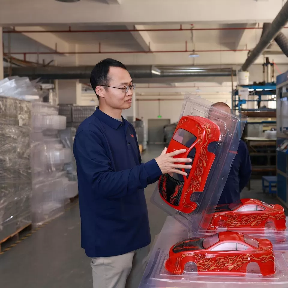 انظر إلى ورشة الإنتاج لدينا