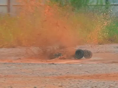 برنامج تعليمي لتنظيف السيارة بجهاز تحكم عن بعد من RC: إطالة عمر سيارتك!