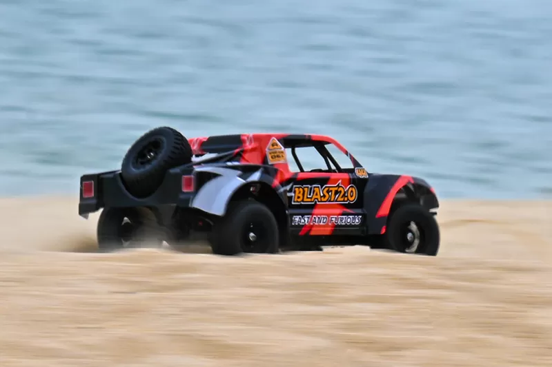 شاحنة دورة كهربائية للطرق الوعرة رباعية العجلات 10 مقياس سيارة رباعية العجلات عالية السرعة RTR # RH1043SC