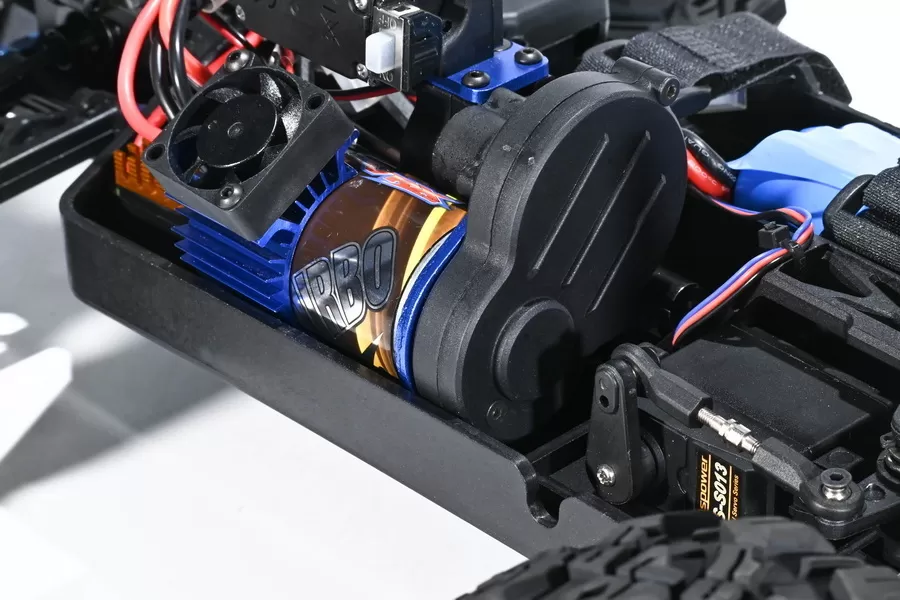 سيارة تحكم عن بعد كهربائية 10 مقياس